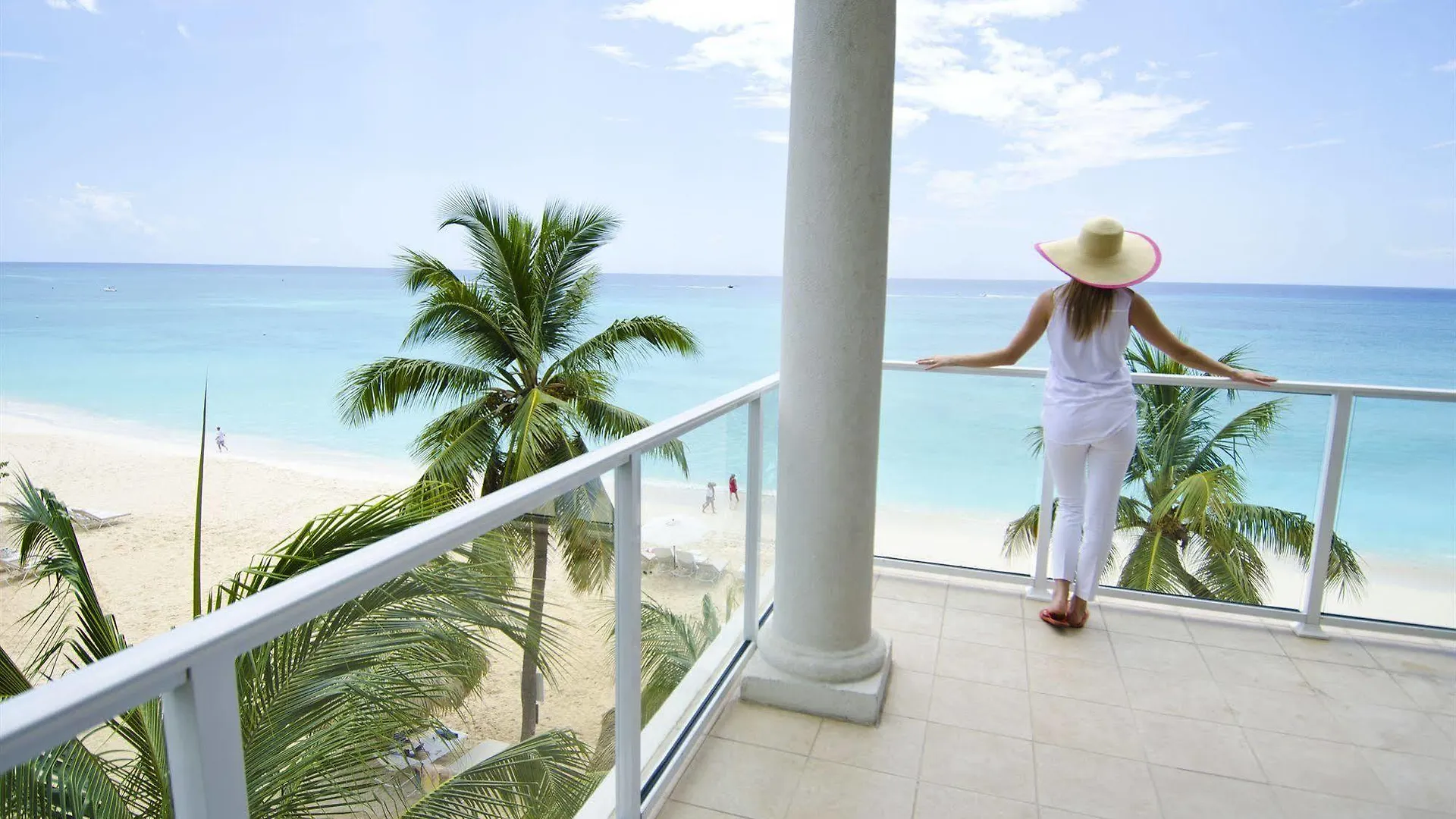Caribbean Club Boutique Hotel, Grand Cayman Dog City Szálloda