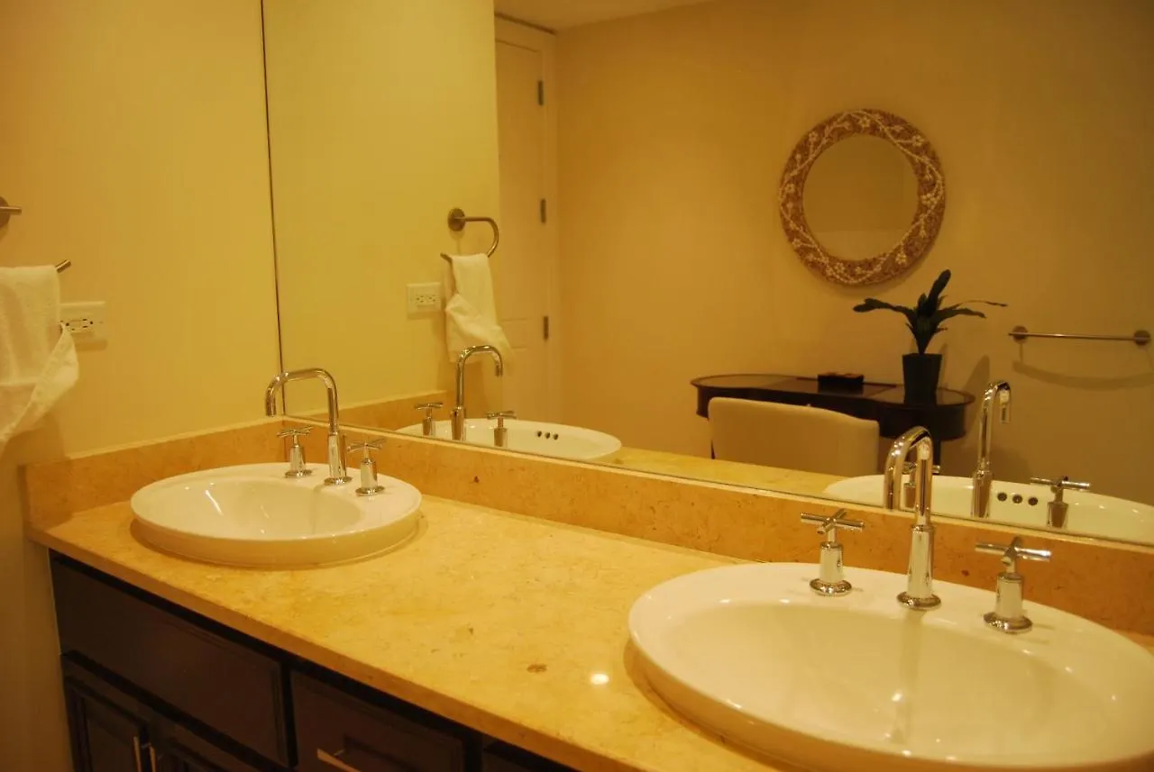 Caribbean Club Boutique Hotel, Grand Cayman Seven Mile Beach