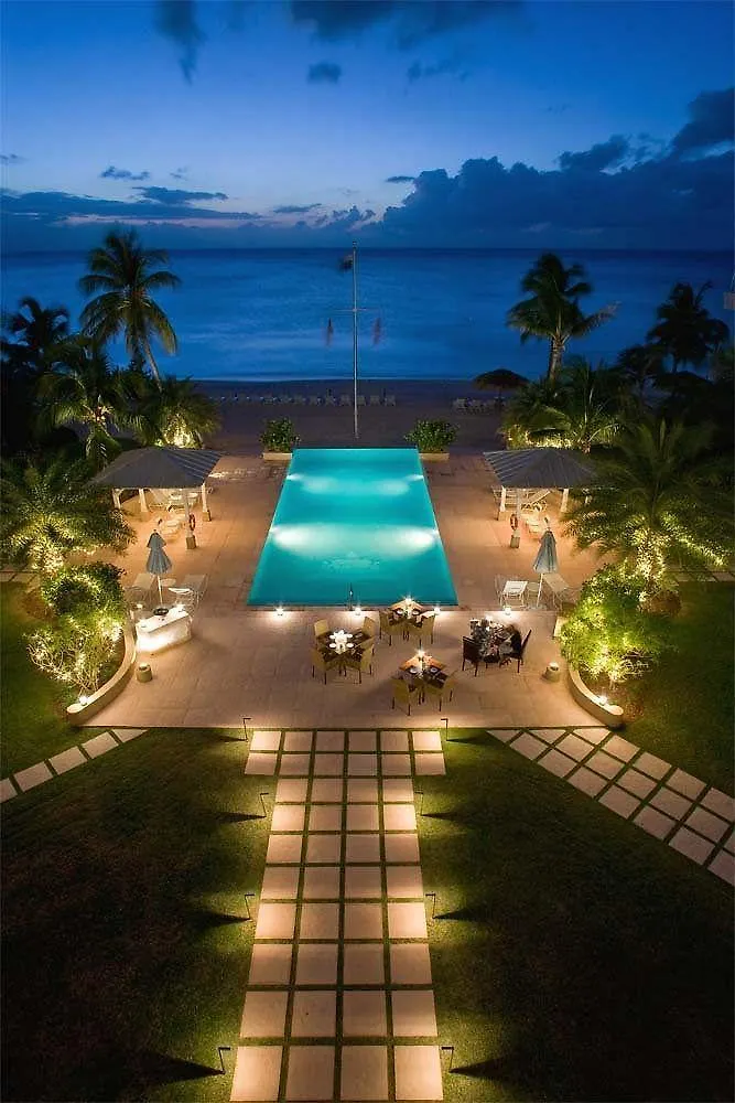 Отель Caribbean Club Boutique Hotel, Grand Cayman Seven Mile Beach