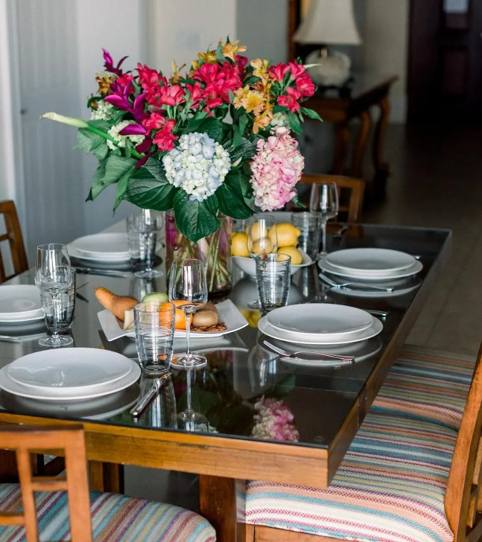 Caribbean Club Boutique Hotel, Grand Cayman Seven Mile Beach 5*,